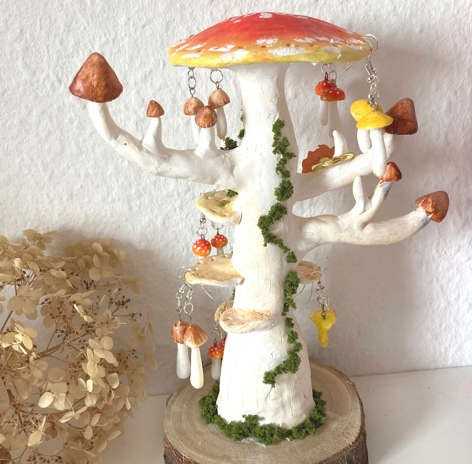 Large Mushy Jewellery holder