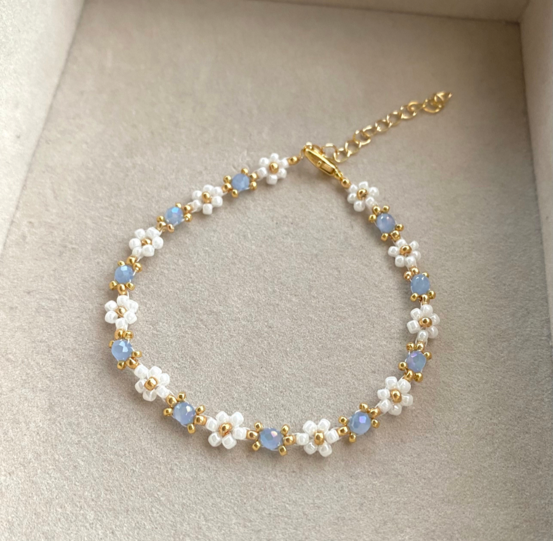 Blue daisy bracelet