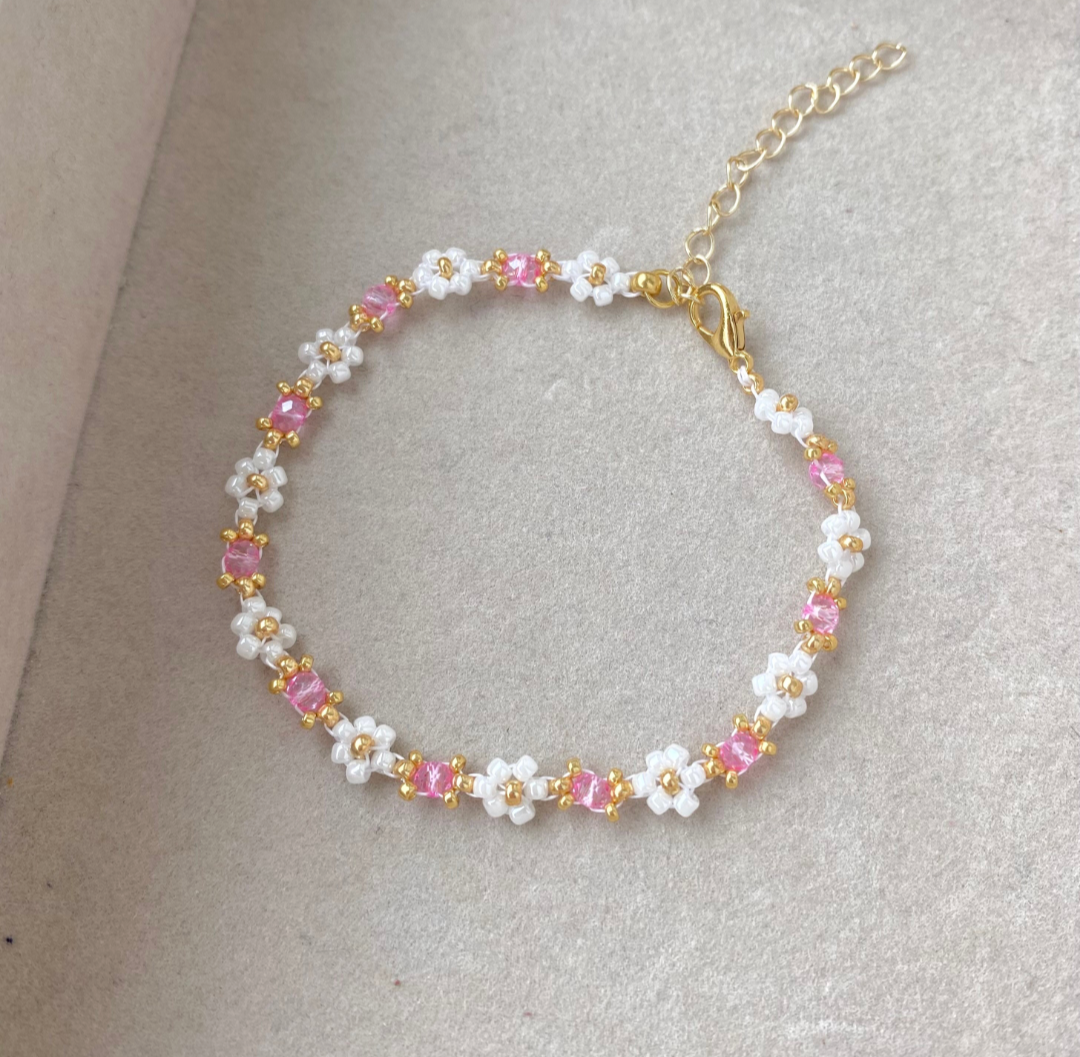 Beaded pink floral bracelet