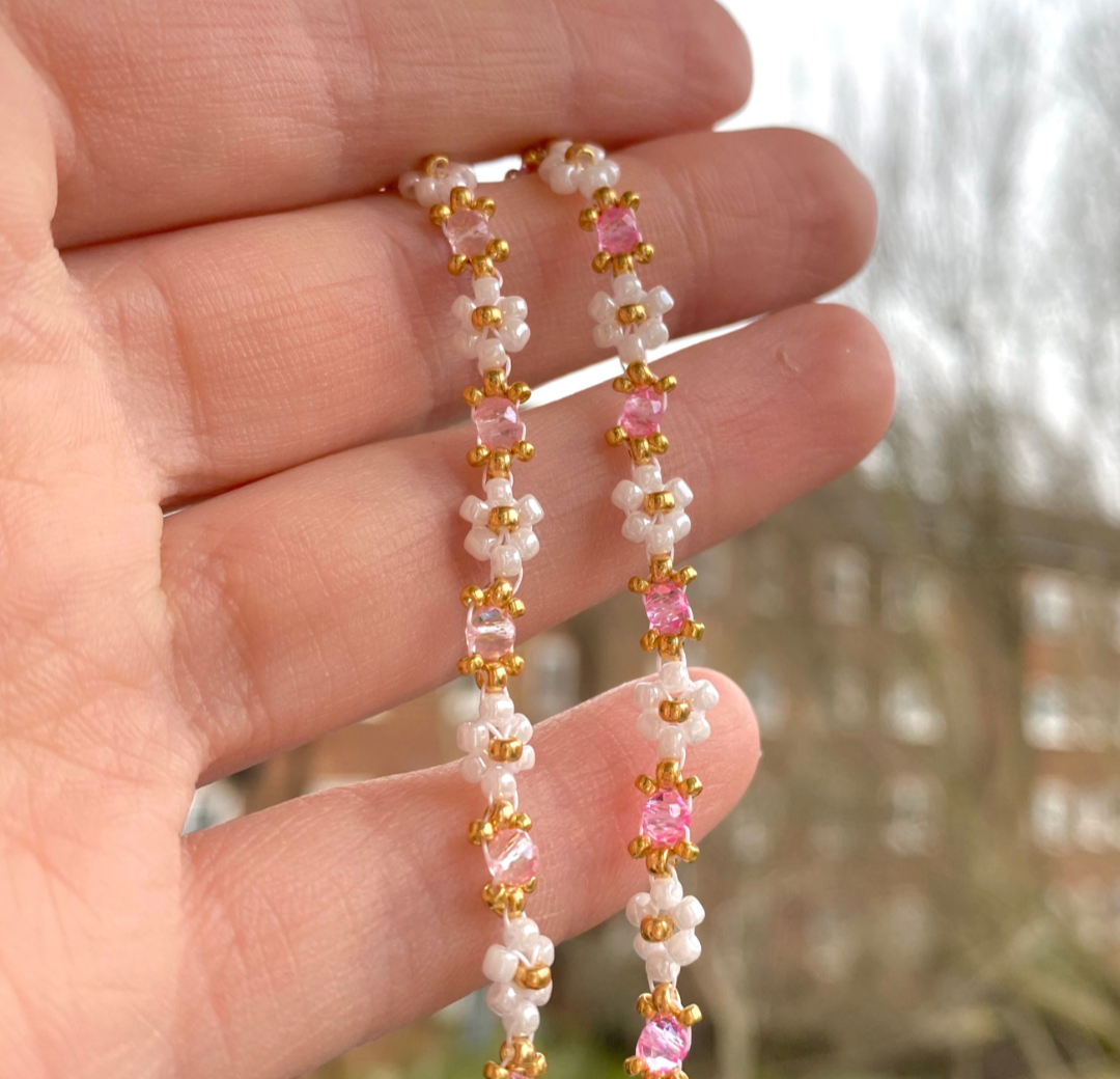 Beaded pink floral bracelet