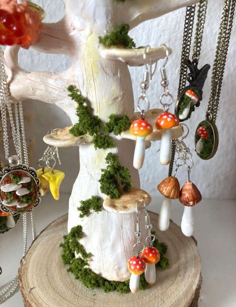 Large Mushy Jewellery holder